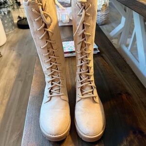 Wonder Nation Women's Beige Lace-Up Boots